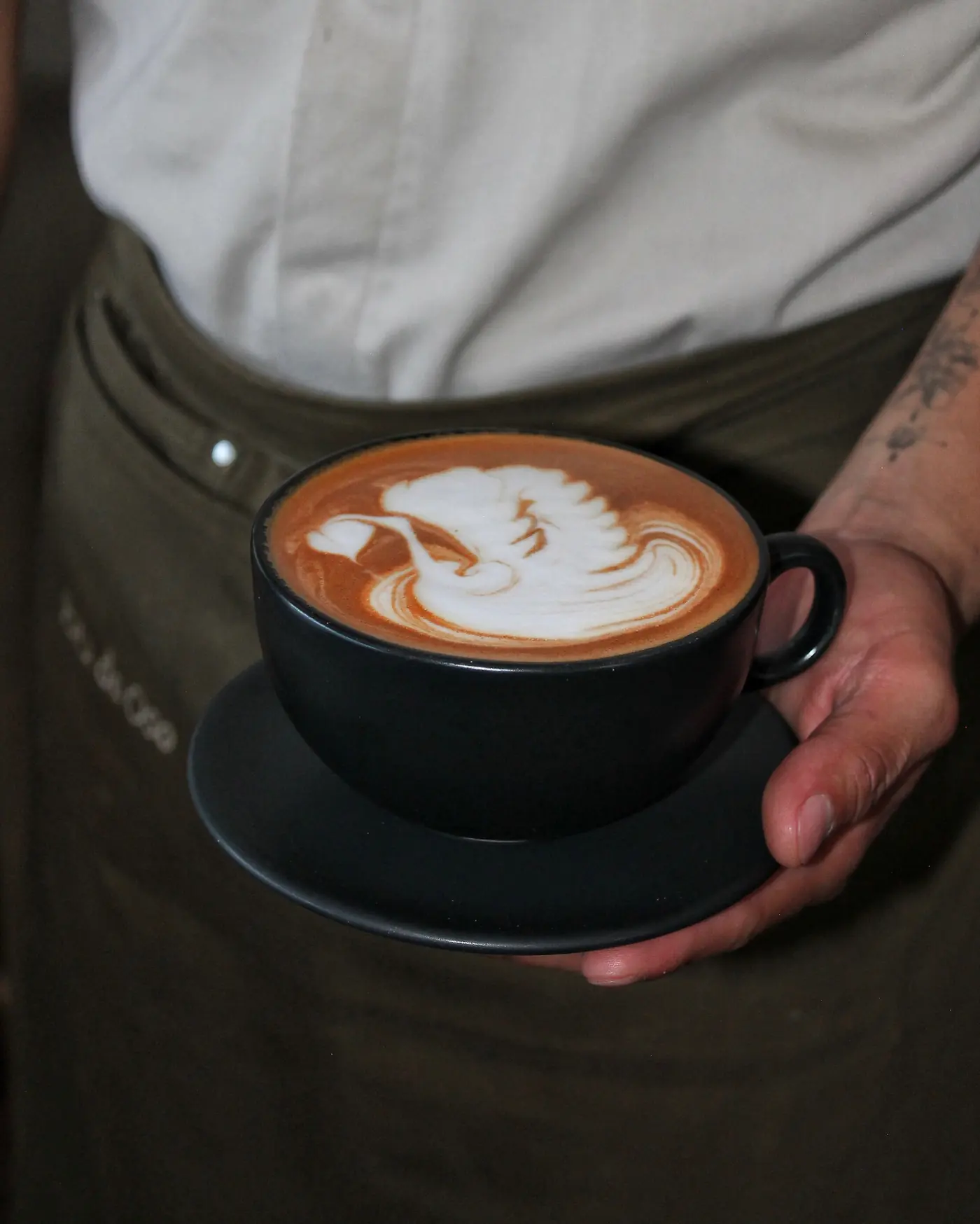 Latte con arte en forma de cisne